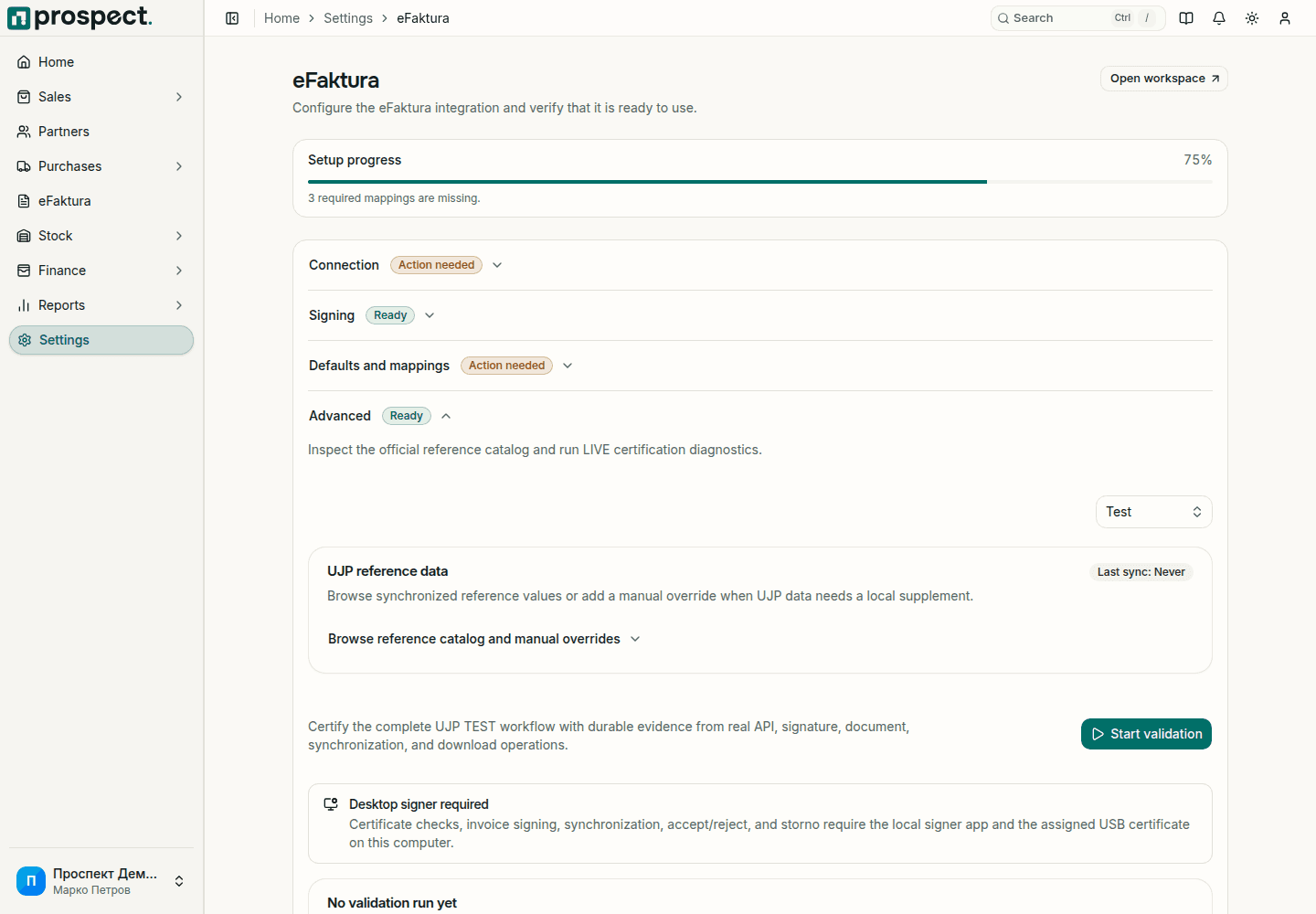 Advanced section of the eFaktura settings with UJP reference data and its last synchronization, a Start validation button, and a note that the desktop signer is required