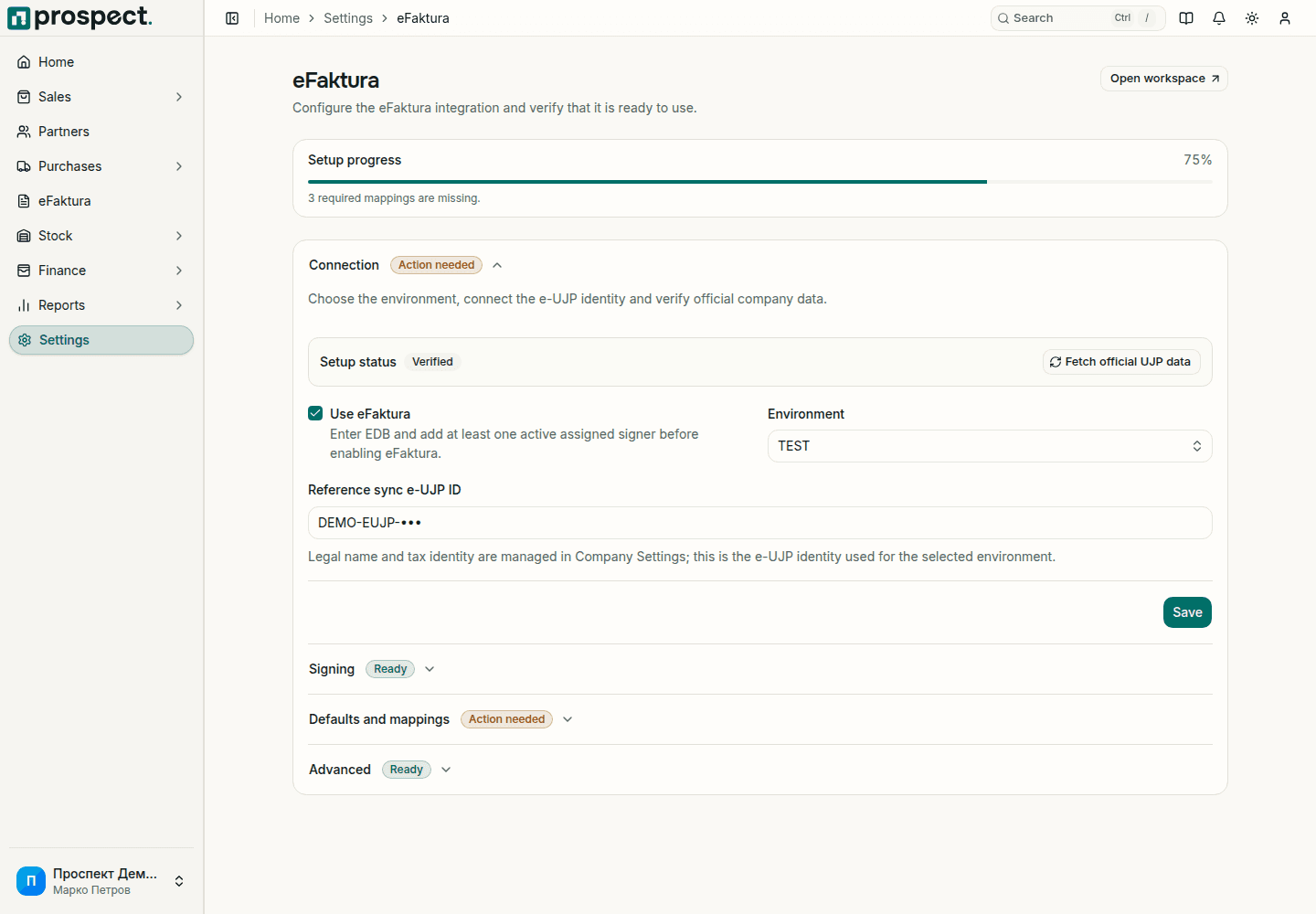 Guided eFaktura settings with readiness progress for connection, signing, mappings, and diagnostics
